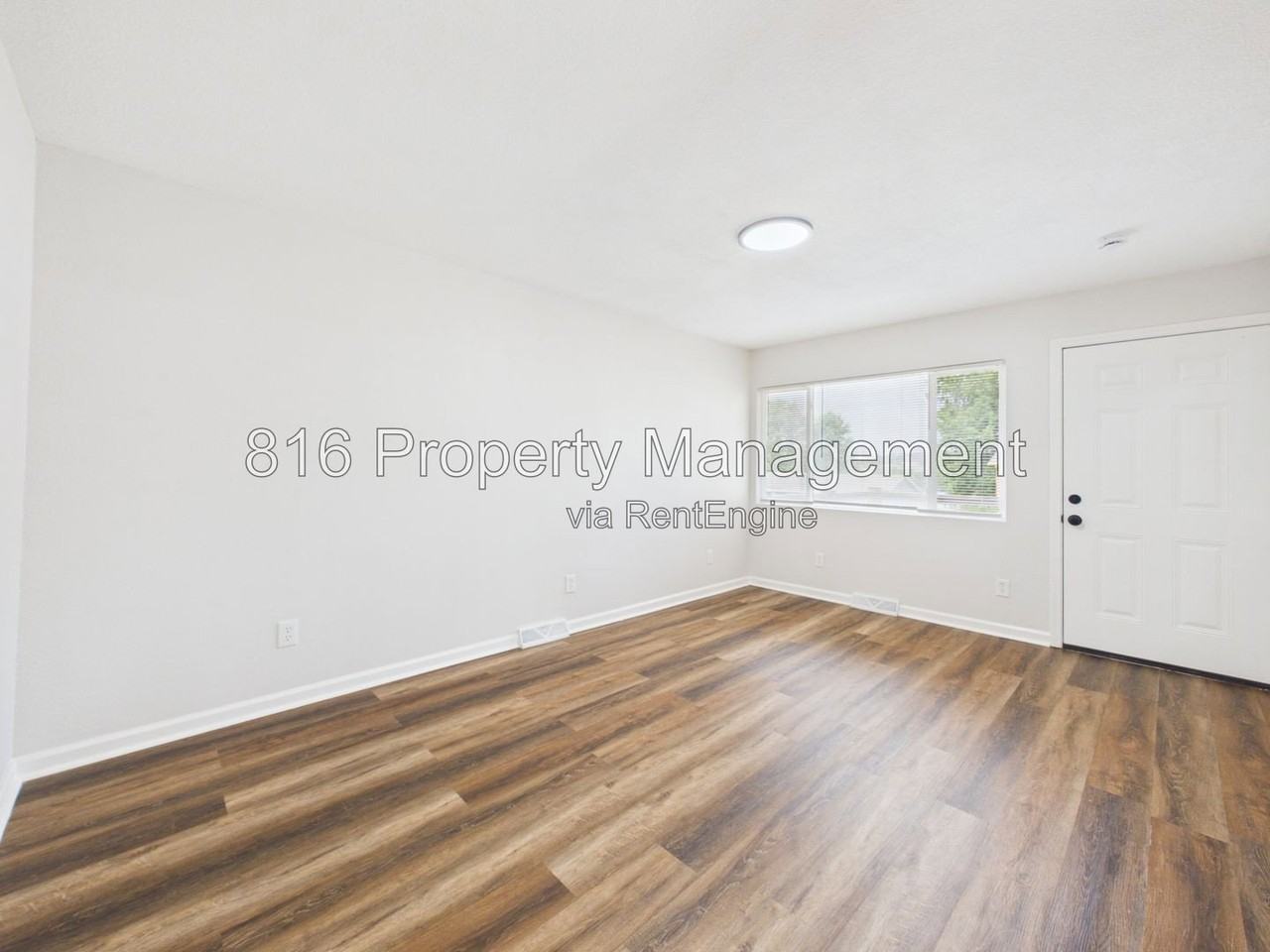 9109 E 44th St - Photo 3 of 22