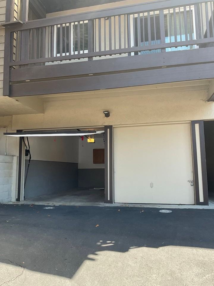 1061 Cedar Ct - Photo 6 of 22