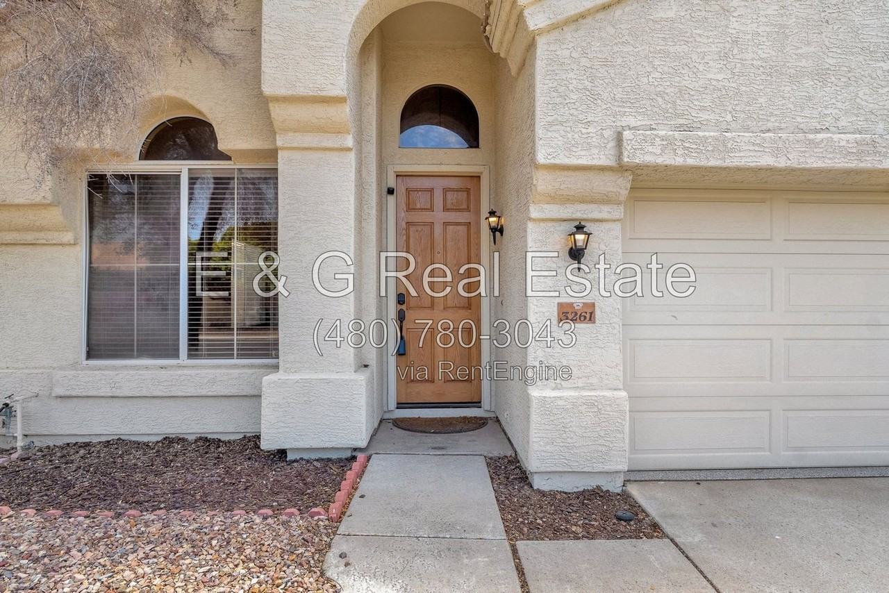 3261 W Ross Dr - Photo 2 of 34