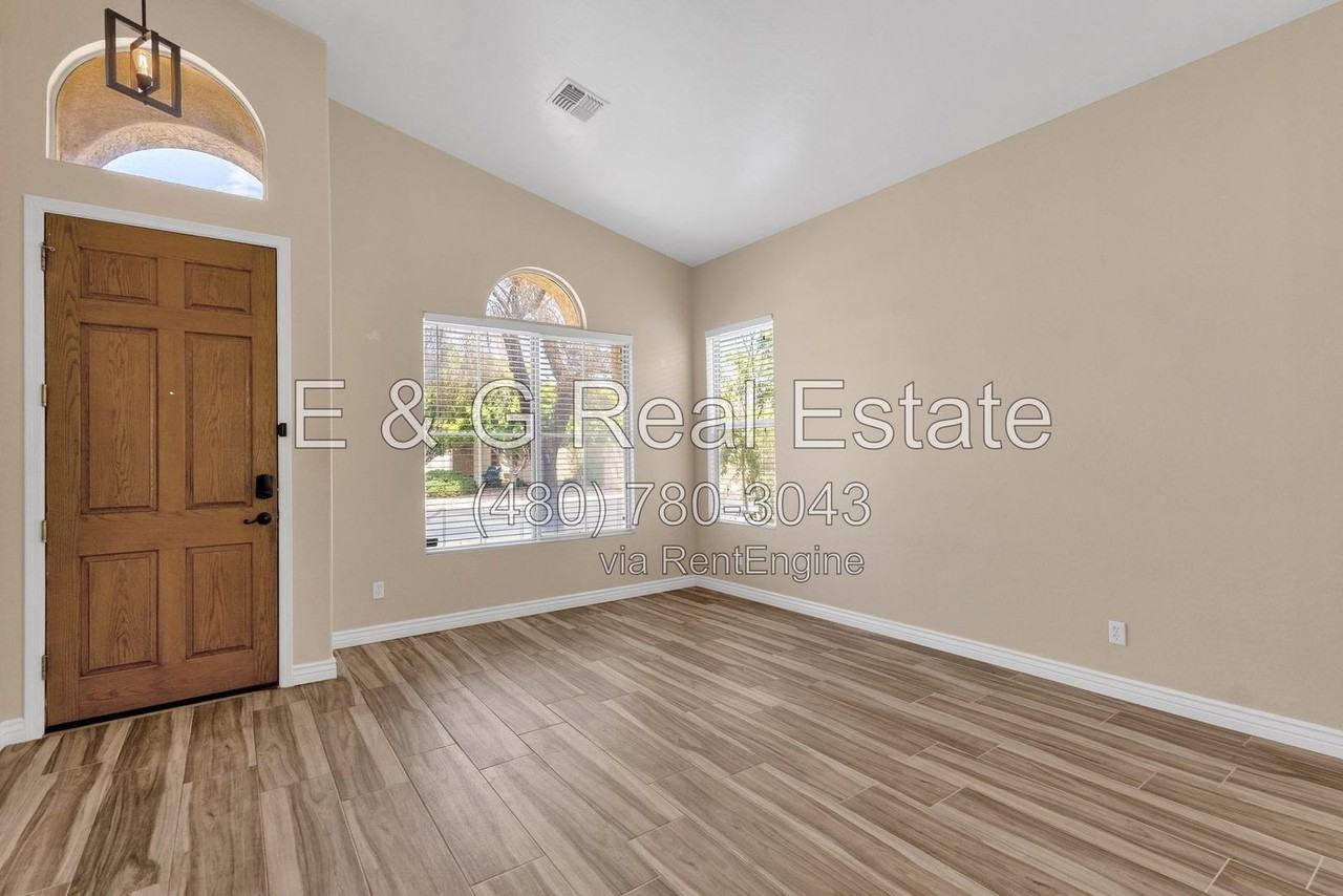 3261 W Ross Dr - Photo 5 of 34