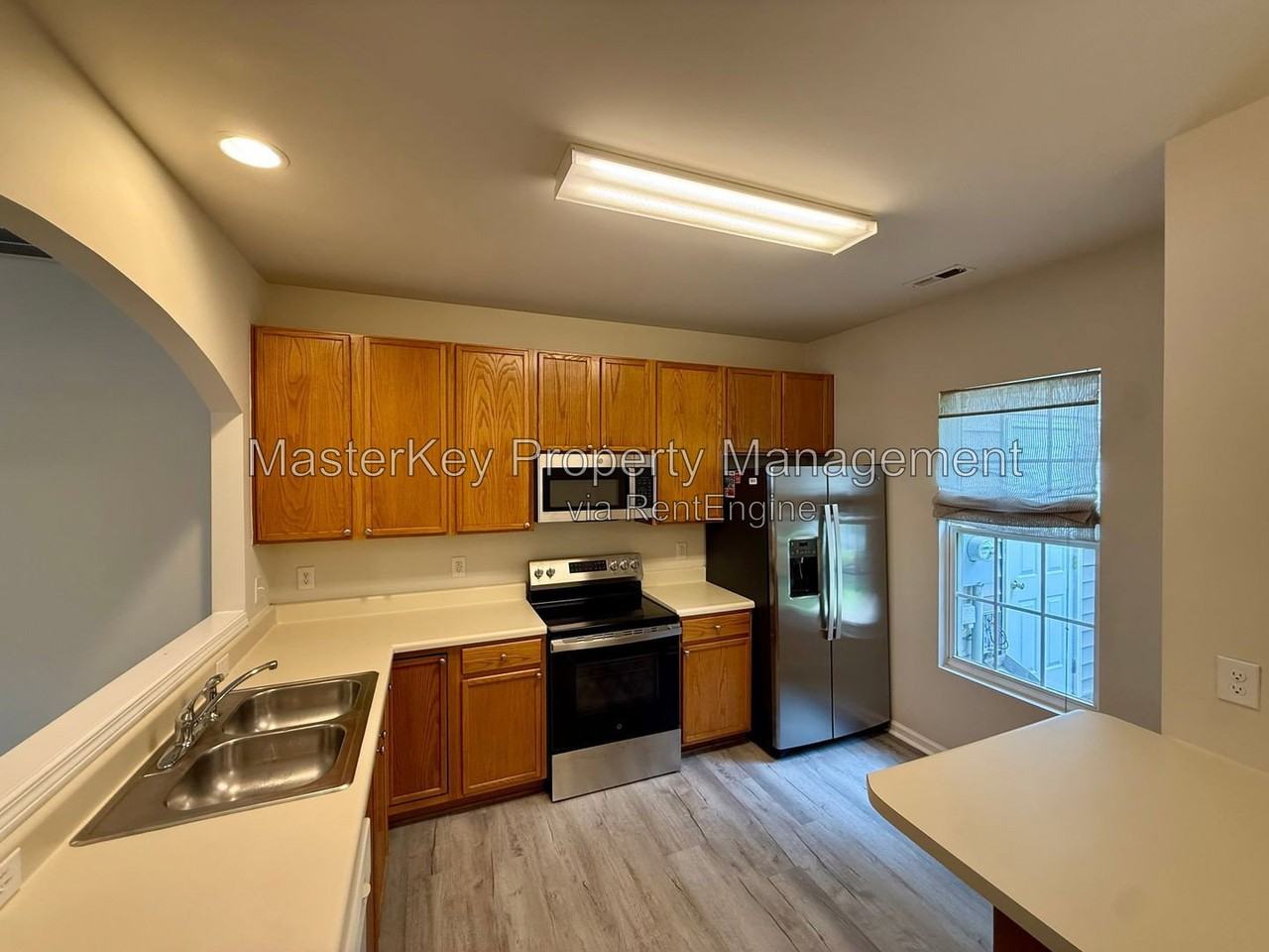 414 Walnut Woods Dr - Photo 3 of 24
