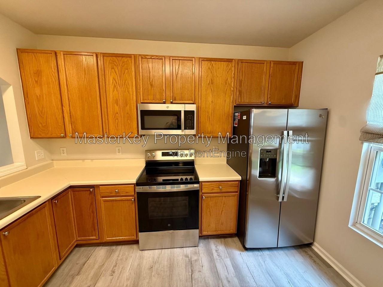414 Walnut Woods Dr - Photo 4 of 24