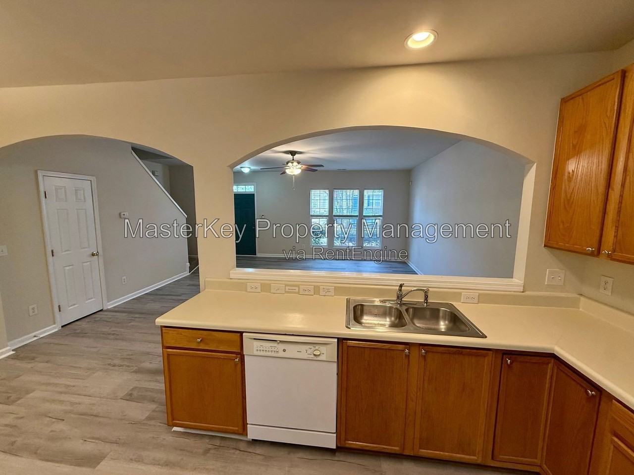 414 Walnut Woods Dr - Photo 5 of 24