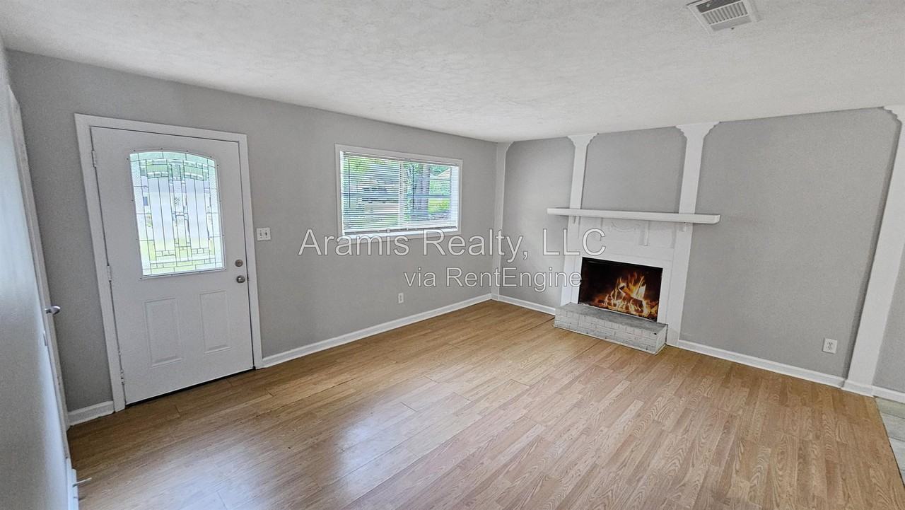 3894 Cindy Dr - Photo 2 of 11