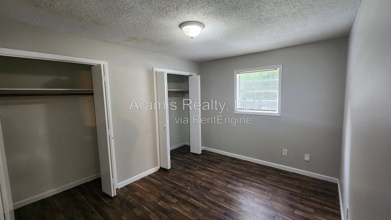 3894 Cindy Dr - Photo 5 of 11