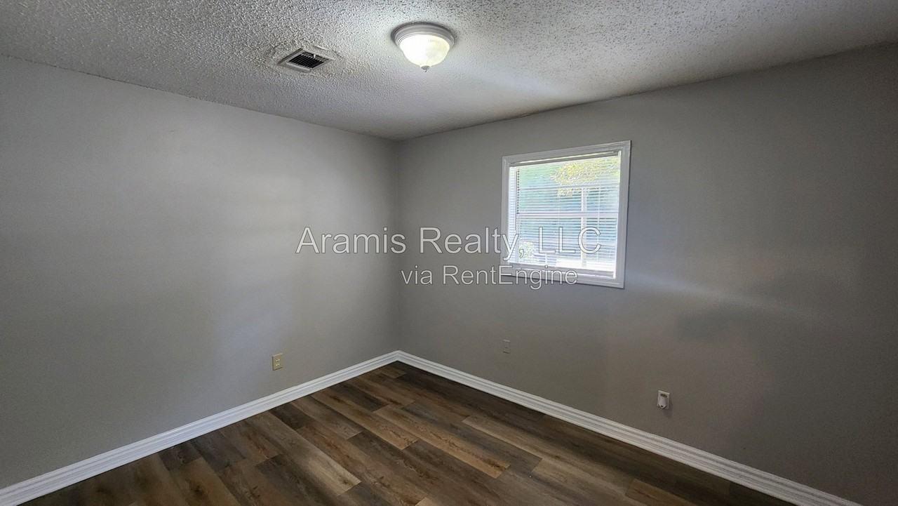 3894 Cindy Dr - Photo 7 of 11