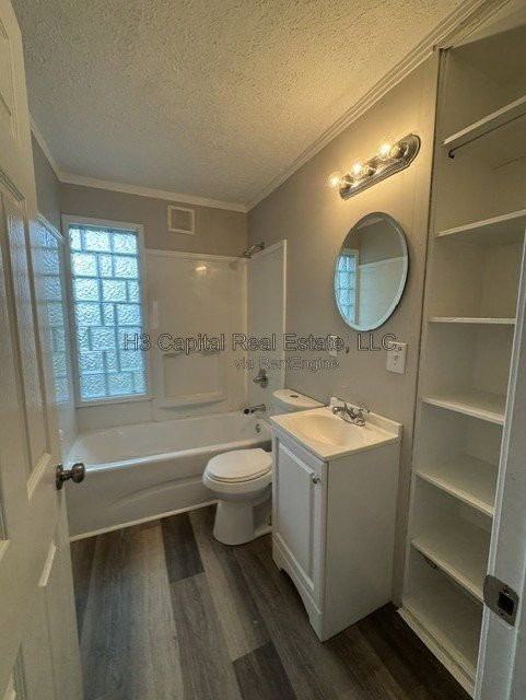 302 Cobb St - Photo 4 of 9