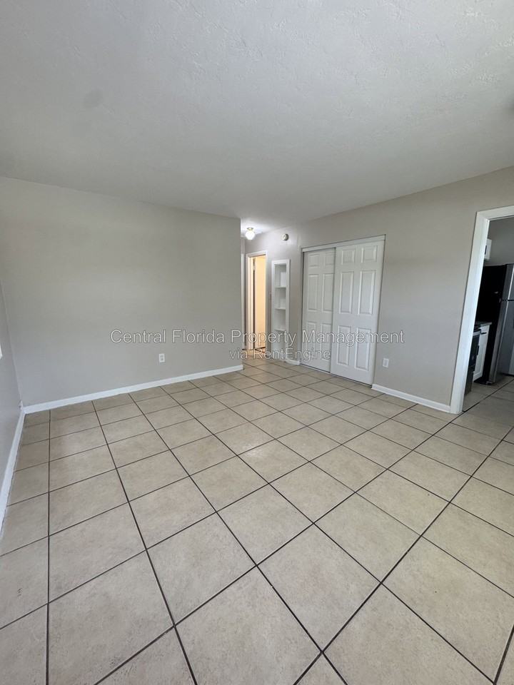 809 Rockhill St - Photo 3 of 9