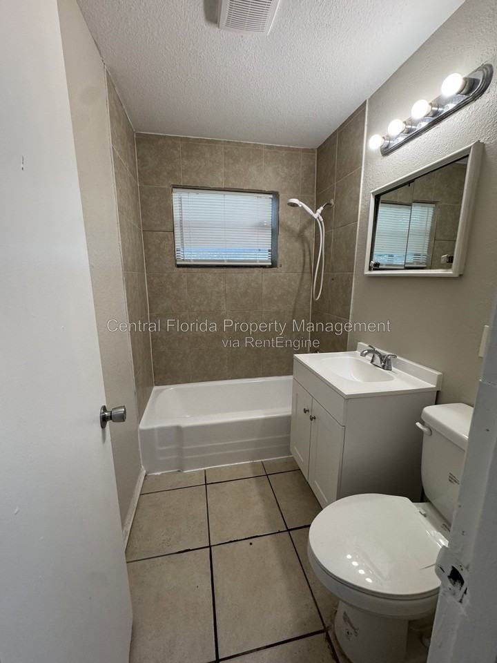 809 Rockhill St - Photo 7 of 9