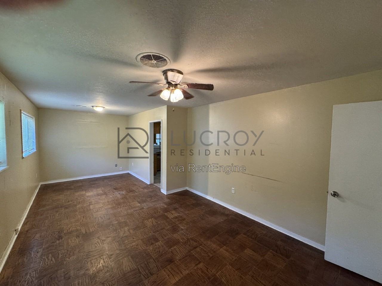 3038 Lakewood Dr - Photo 2 of 11