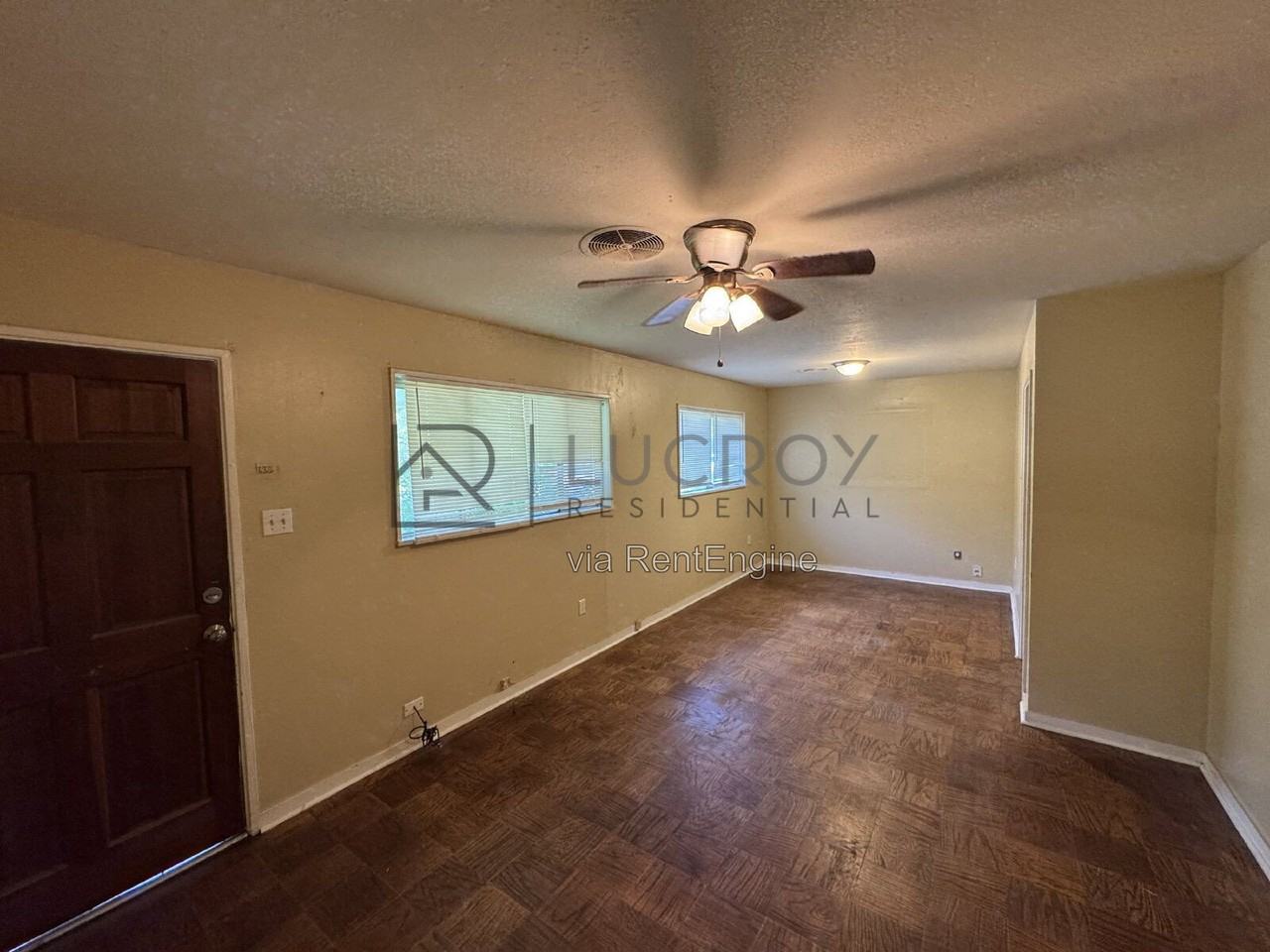 3038 Lakewood Dr - Photo 3 of 11