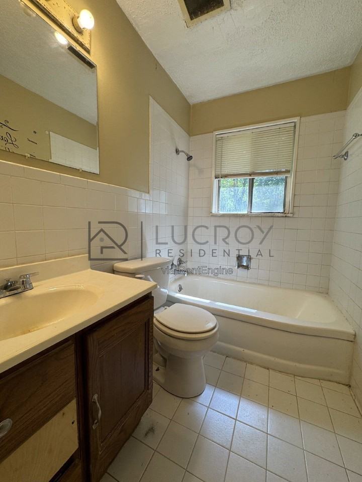 3038 Lakewood Dr - Photo 7 of 11