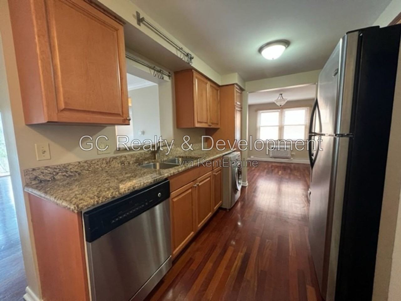 1247 E Washington St #202 - Photo 3 of 16