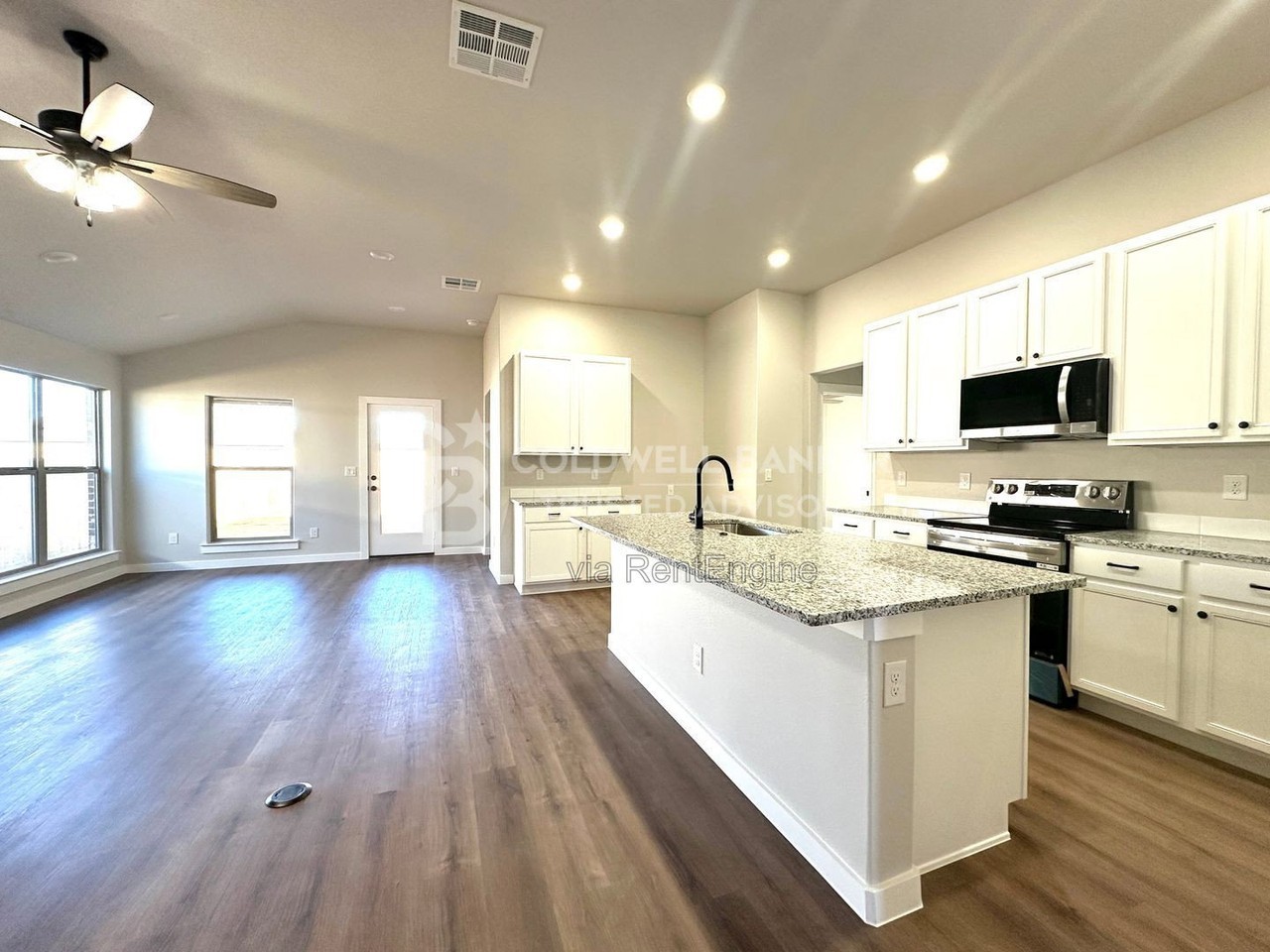 2912 Corpus Ave - Photo 3 of 14