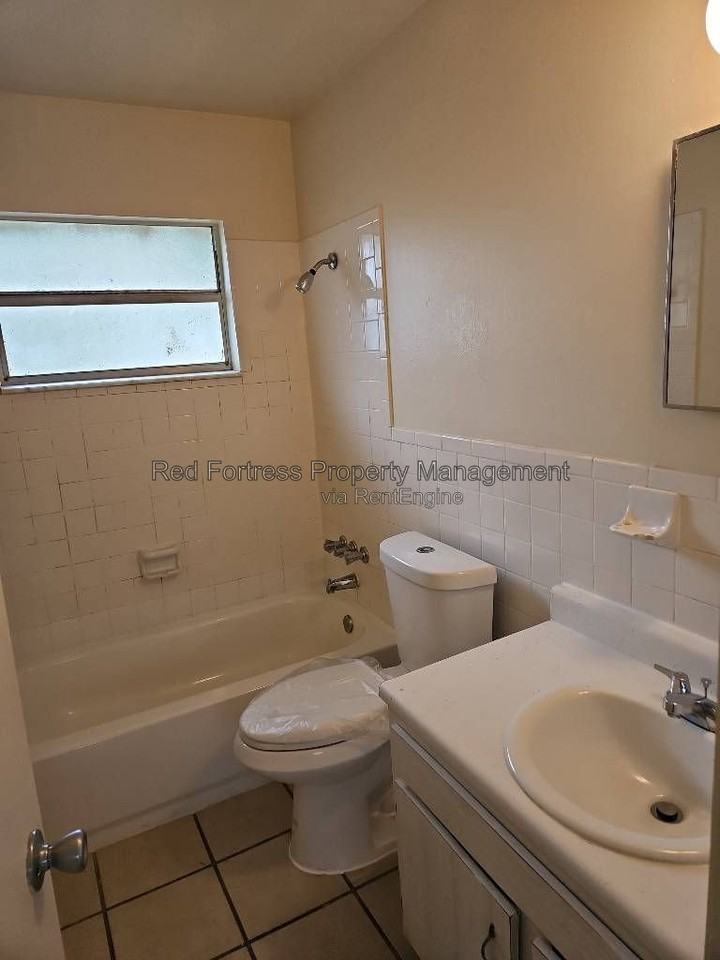 3816 Desoto Ave - Photo 5 of 7