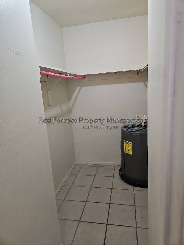 3816 Desoto Ave - Photo 6 of 7