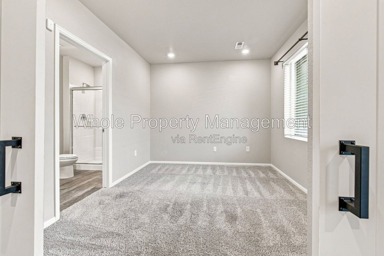 12231 W 57th Dr - Photo 3 of 31