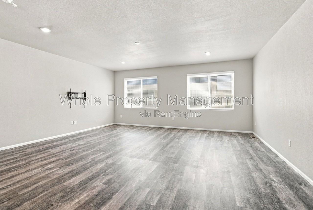 12231 W 57th Dr - Photo 4 of 31