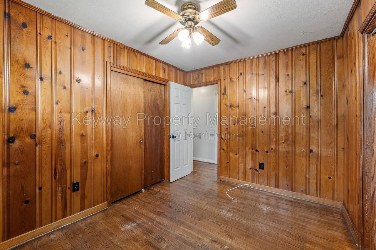 1823 Curtis Dr - Photo 6 of 22