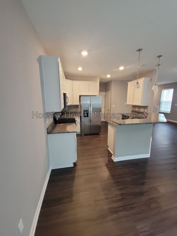 4213 Brownstone Pl - Photo 6 of 18