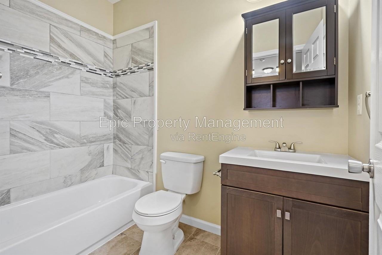438 Elm St - Photo 5 of 13