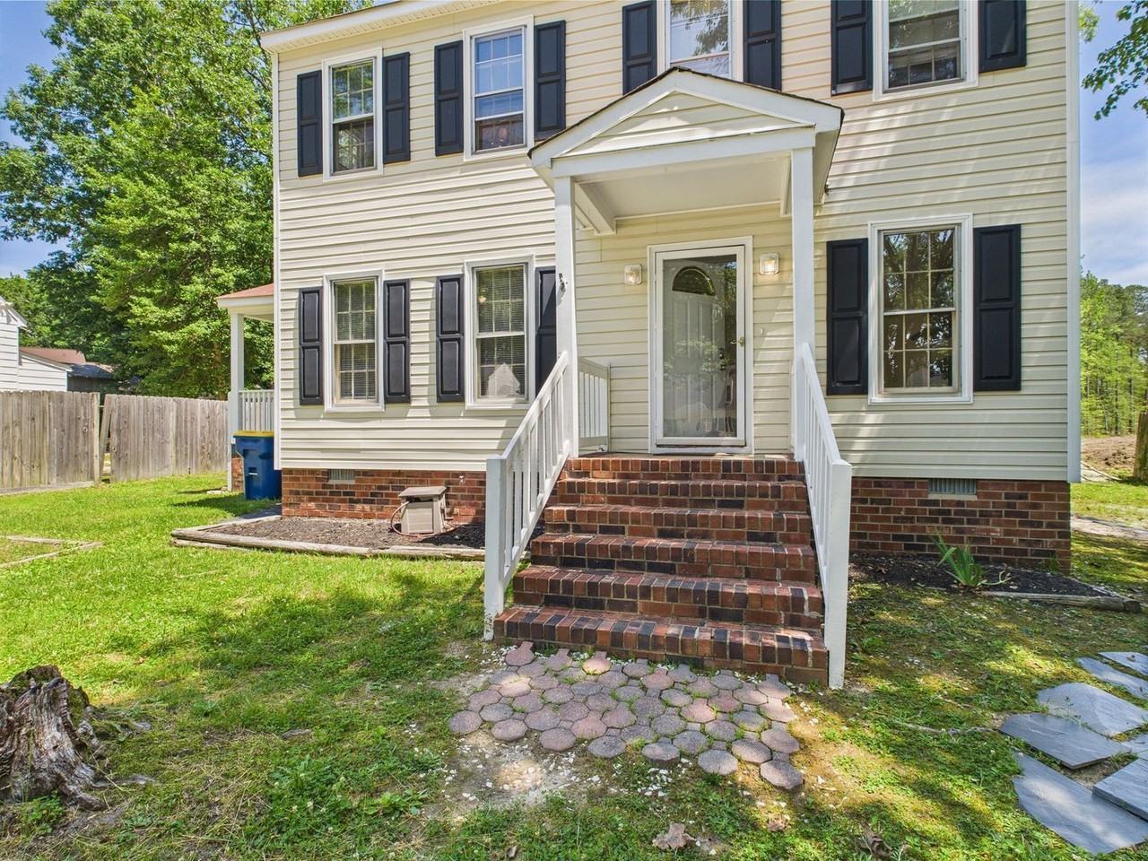 10649 Genlou Rd - Photo 2 of 16