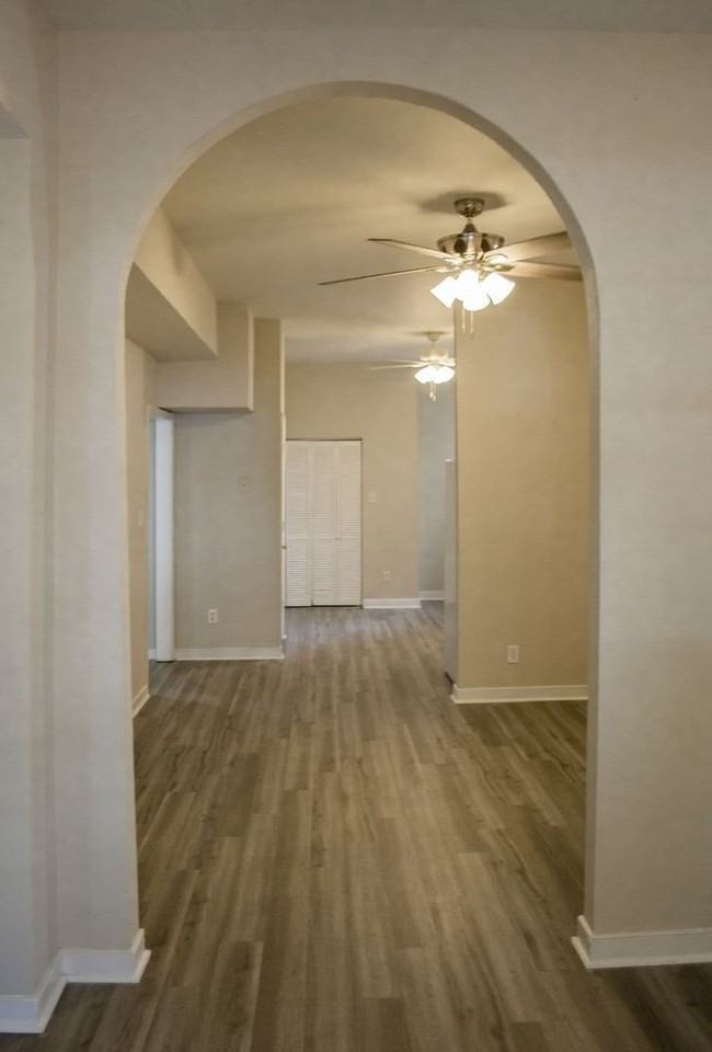 1208 N 22nd St - Photo 4 of 41