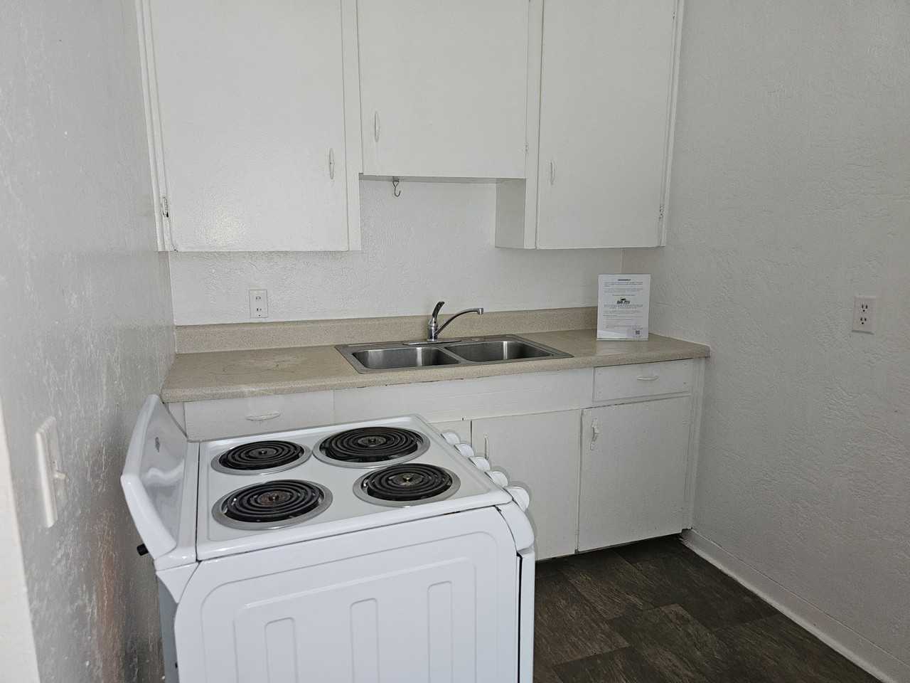 628 Byron Ave - Photo 2 of 14