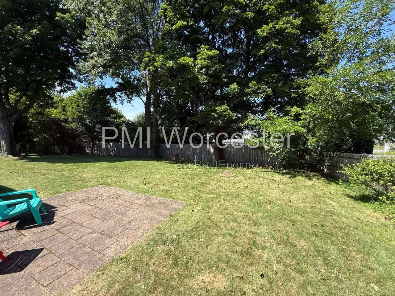 122 Crescent St - Photo 2 of 19