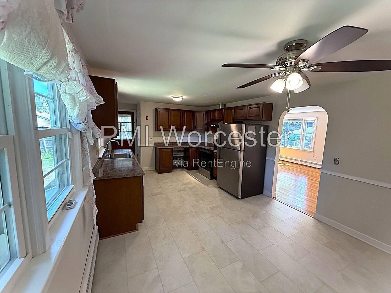 122 Crescent St - Photo 3 of 19