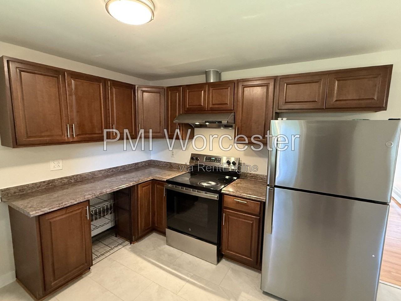 122 Crescent St - Photo 4 of 19