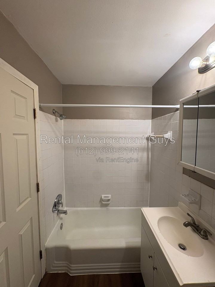3521 12th Ave S #9 - Photo 7 of 9