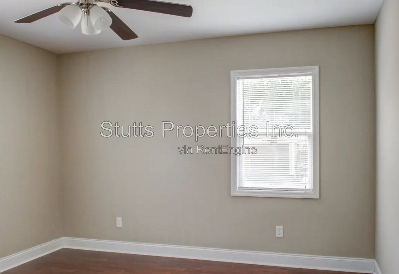 1246 Graham Ave #13 - Photo 7 of 11