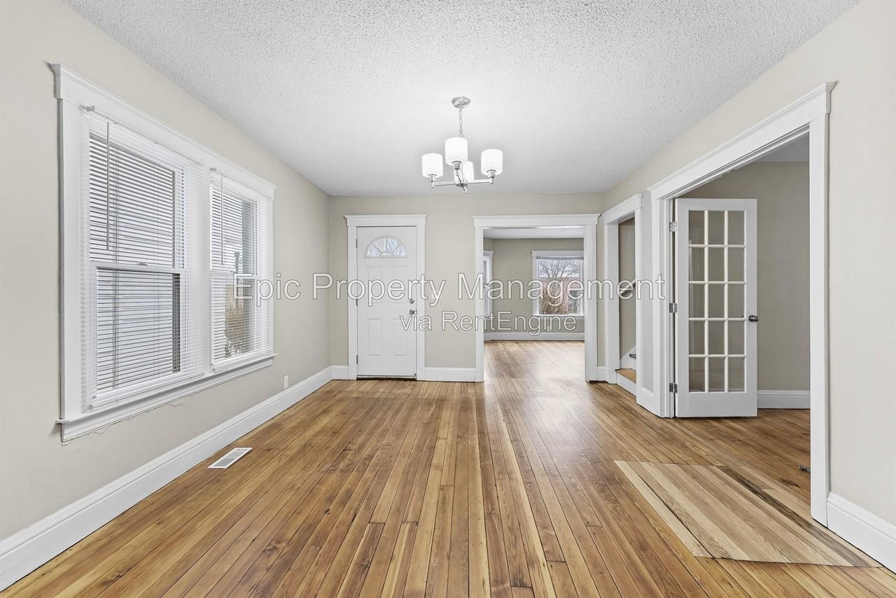 2508 W Jefferson Ave - Photo 5 of 14