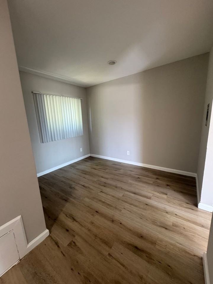 1029 S Union Ave #27A - Photo 2 of 4
