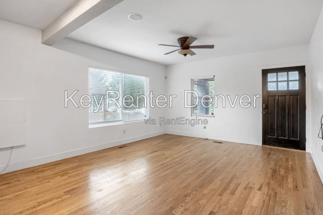 1564 Tamarac St - Photo 3 of 12