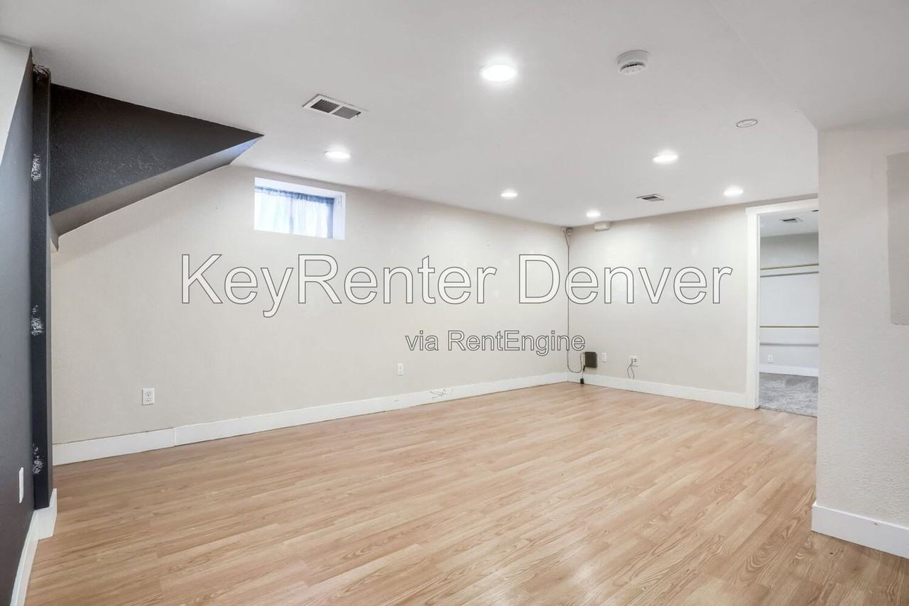 1564 Tamarac St - Photo 4 of 12