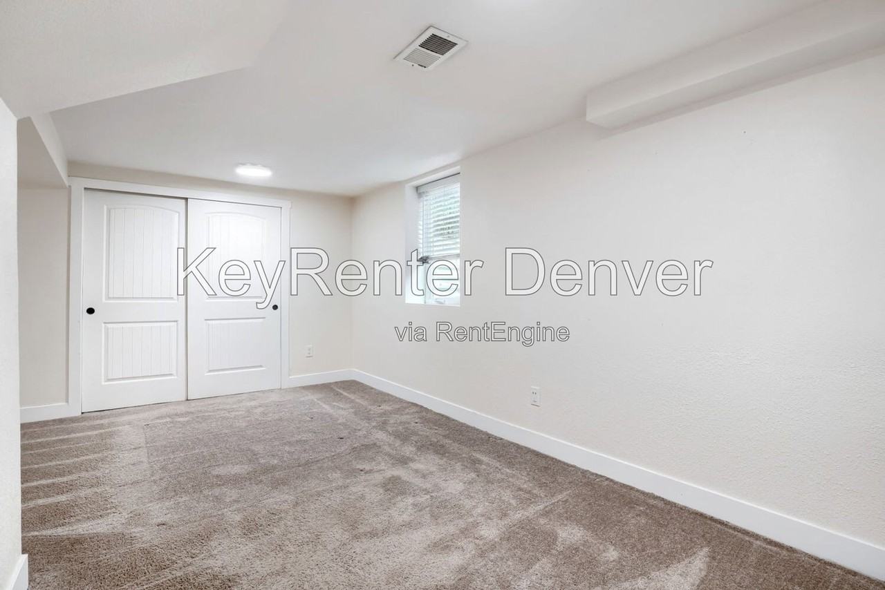 1564 Tamarac St - Photo 5 of 12