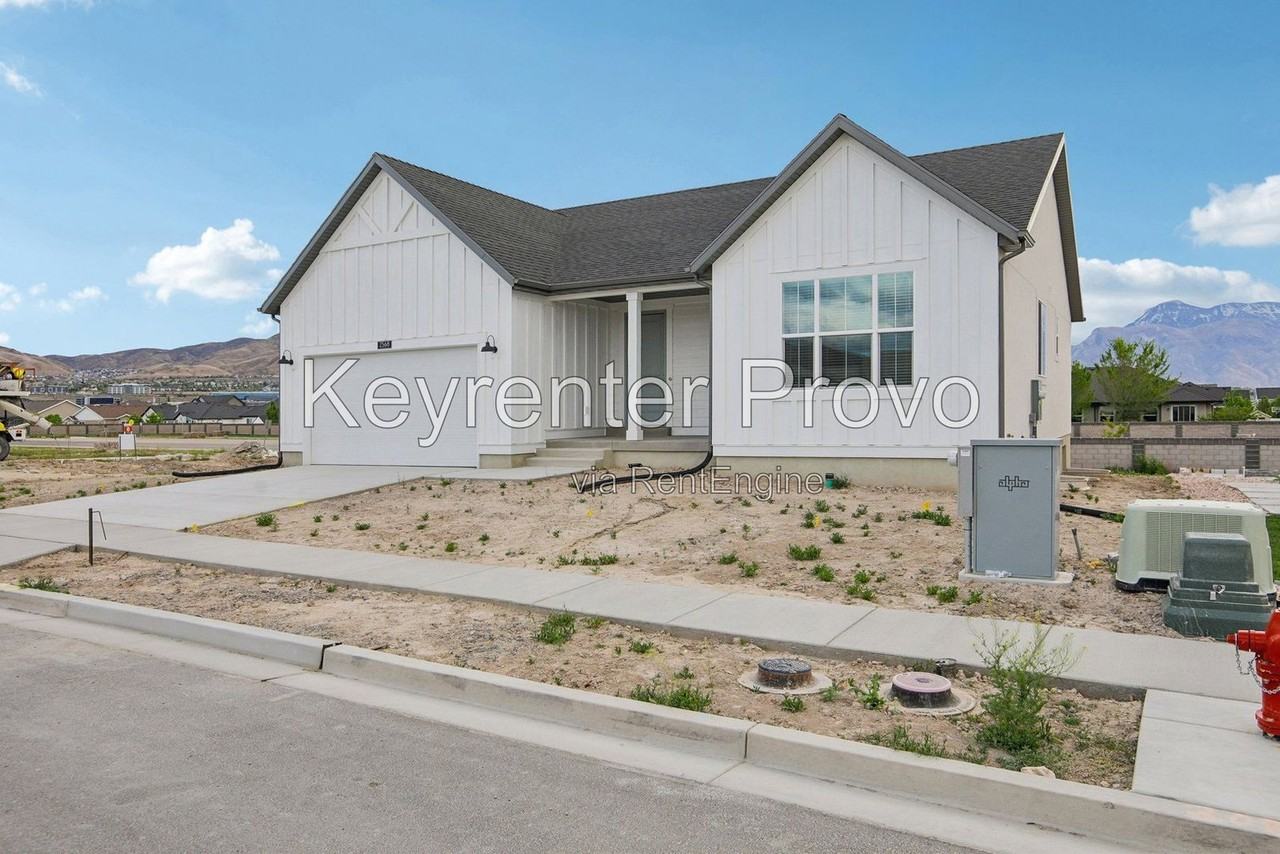 2568 N 3670 W - Photo 2 of 36