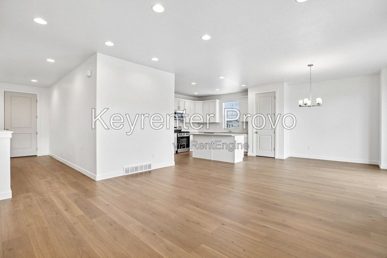 2568 N 3670 W - Photo 6 of 36