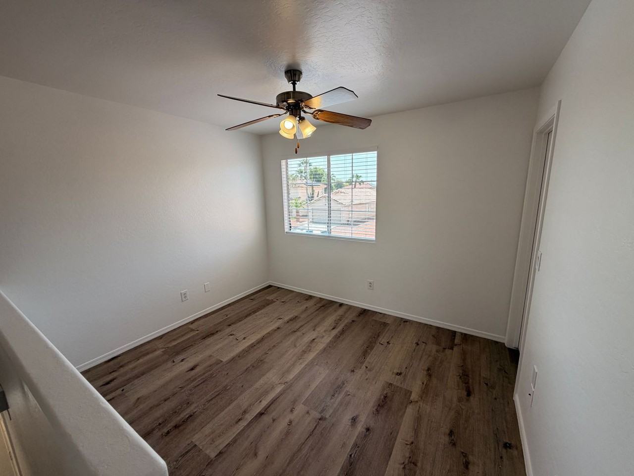 12930 W Paradise Dr - Photo 5 of 13