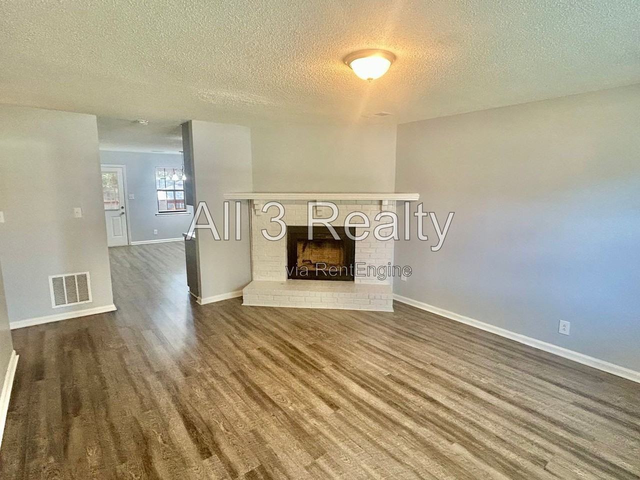 8460 Pineland Dr - Photo 3 of 20