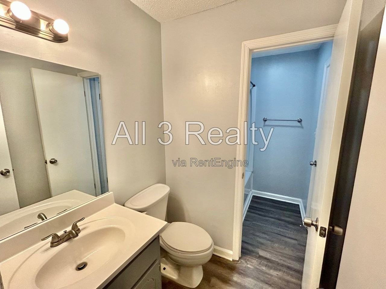 8460 Pineland Dr - Photo 4 of 20