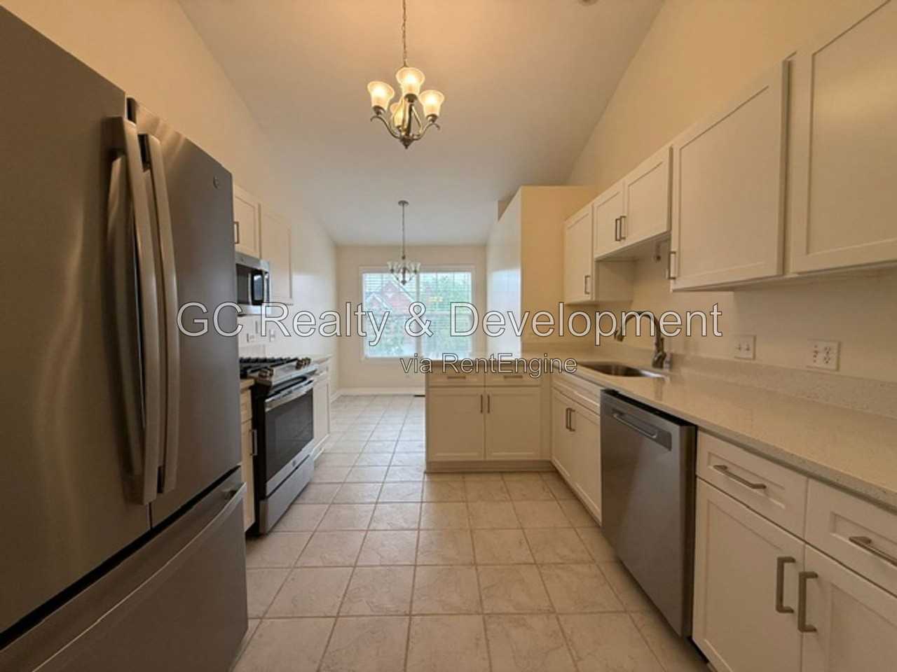 110 Allerton Dr - Photo 3 of 22