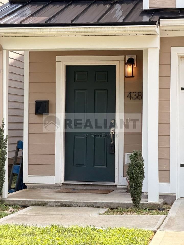 438 Kenton St - Photo 2 of 21