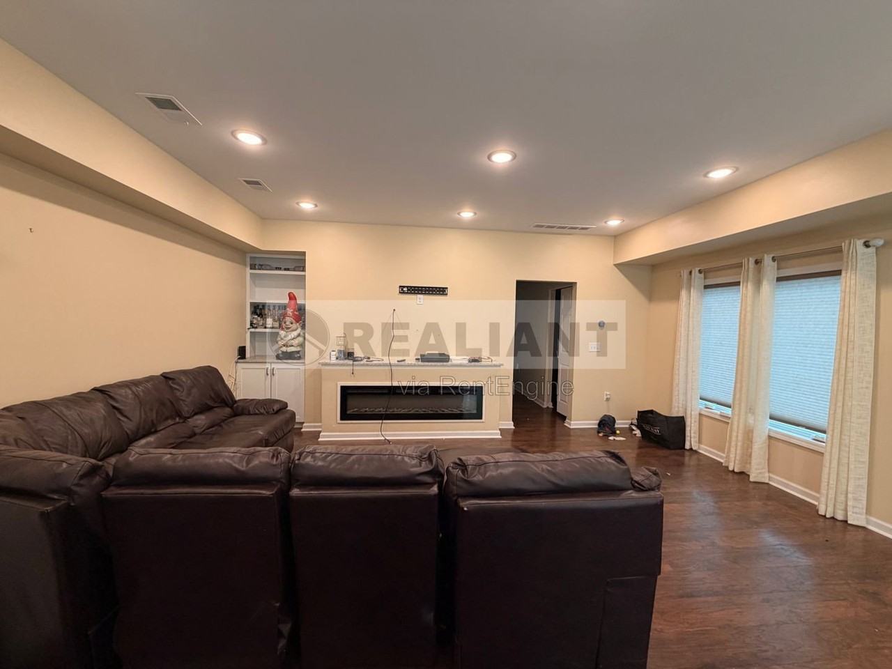 438 Kenton St - Photo 7 of 21
