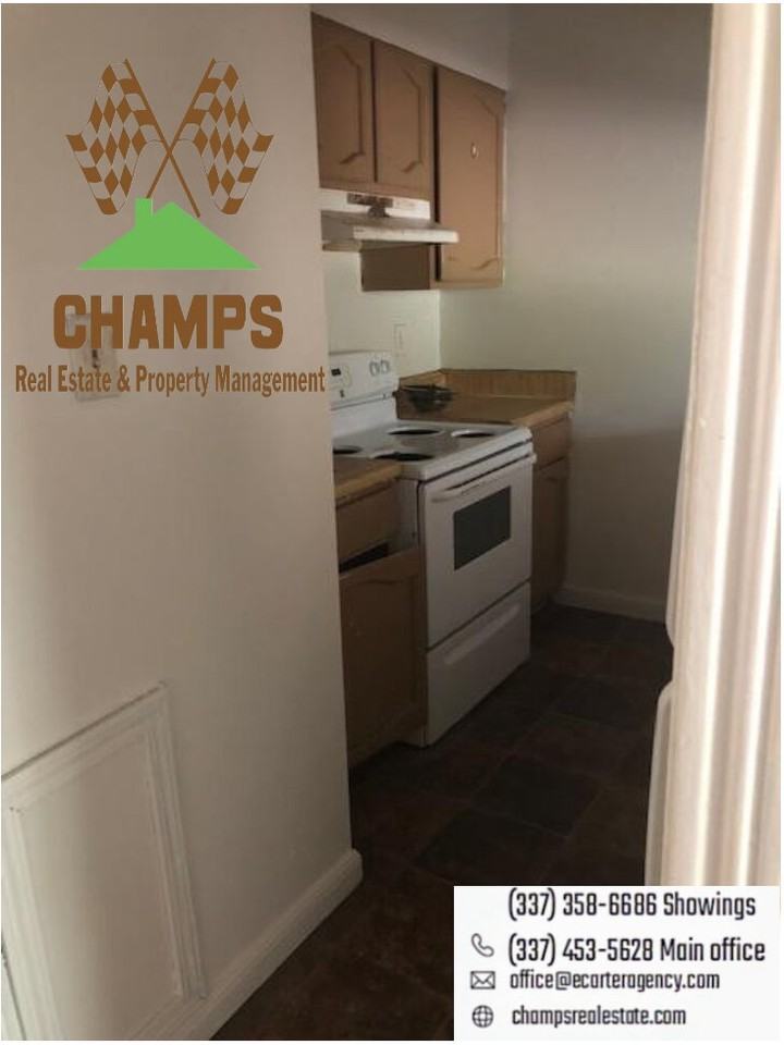 114 N Marigny Cir - Photo 2 of 5