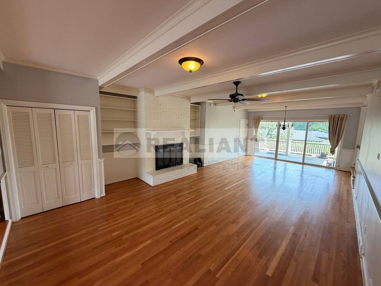 2039 Fontaine Rd - Photo 5 of 25