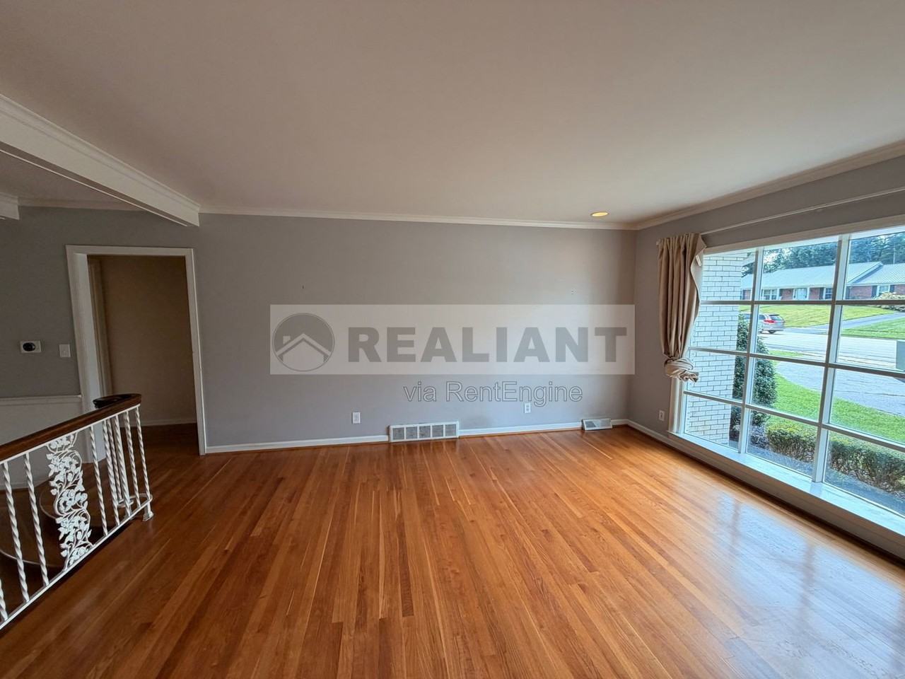 2039 Fontaine Rd - Photo 7 of 25