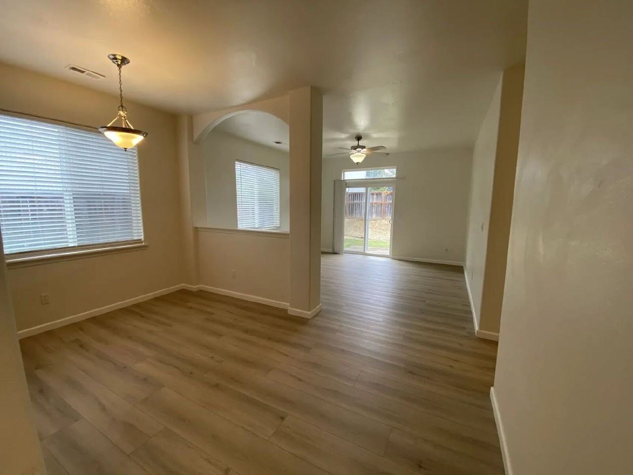 660 Callahan Dr - Photo 3 of 40
